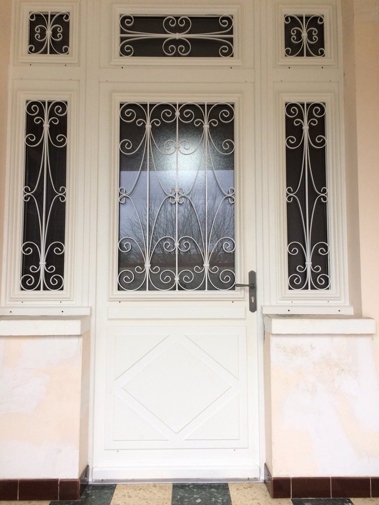 Installation porte d'entrée moderne Auneau